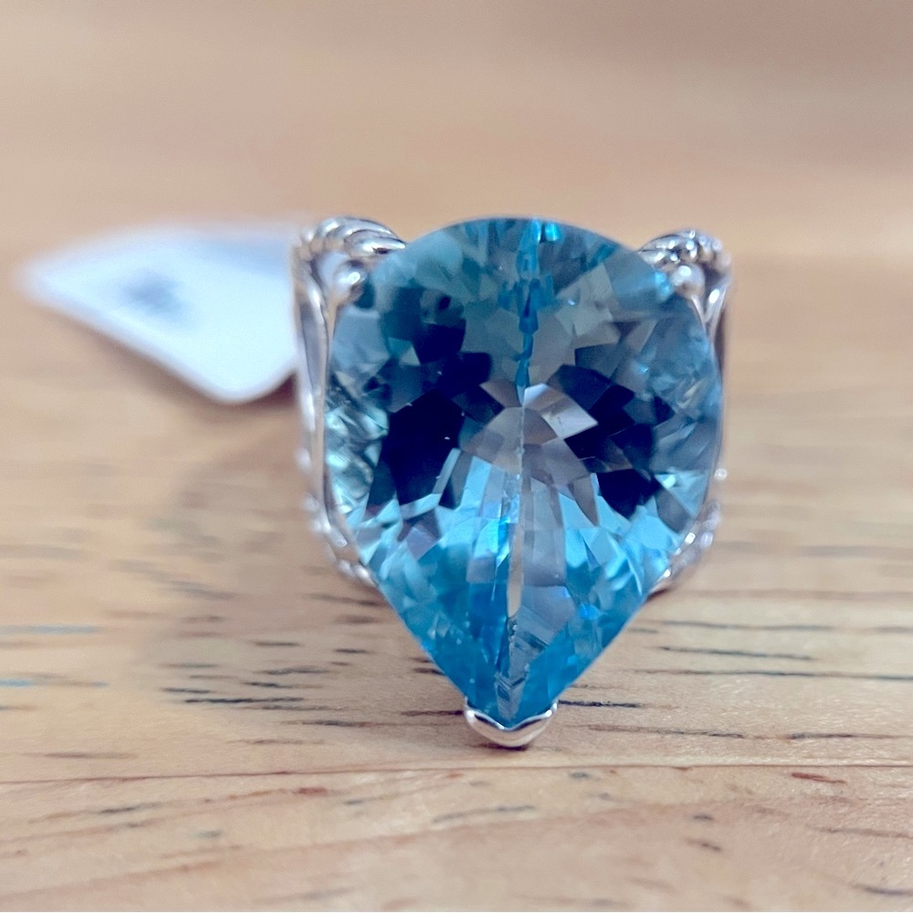 16 CT Pear Shaped Glacier Topaz (TM) Ring SIZE 8